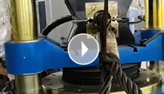 客戶自帶鋼絲繩，親自來廠家驗收1000噸鋼絲繩壓套機